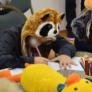 Children are making drawings about their experience of interacting with SobraPets.